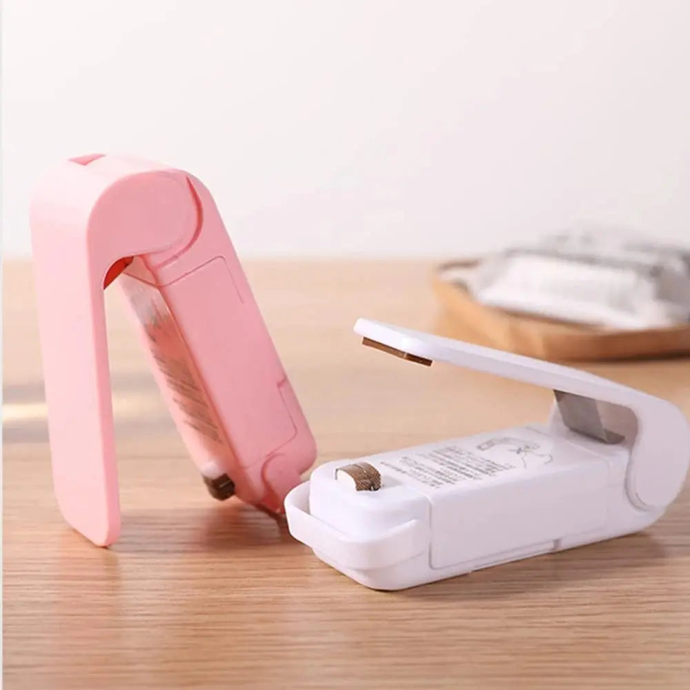 Mini Heat Sealer - Seal &amp; Preserve On the Go | Urban Elegance Ignisio